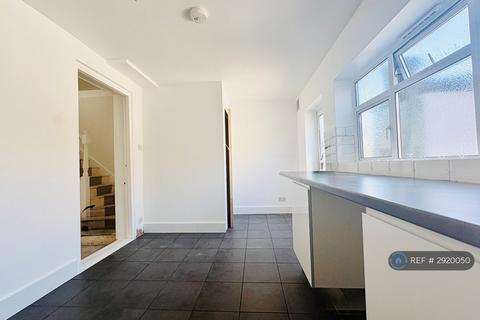 4 bedroom flat to rent, Holloway, London, N19