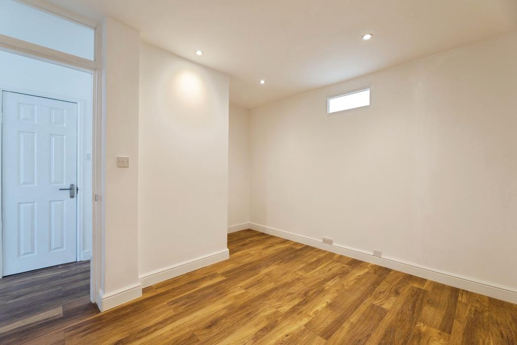 Westward Road, Chingford, E4 - View 5