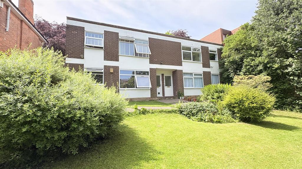 2 bedroom maisonette for sale