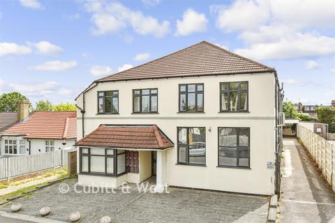 18 Avenue Road, Sutton SM2