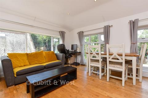 2 bedroom apartment for sale, 18 Avenue Road, Sutton SM2