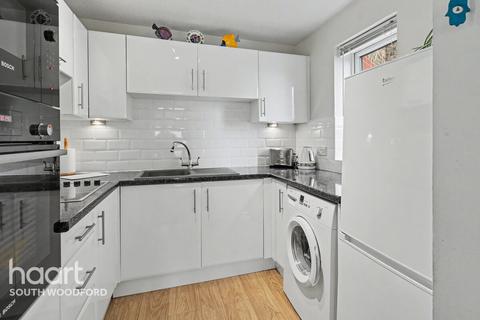 1 bedroom retirement property for sale, Glebelands Avenue, London
