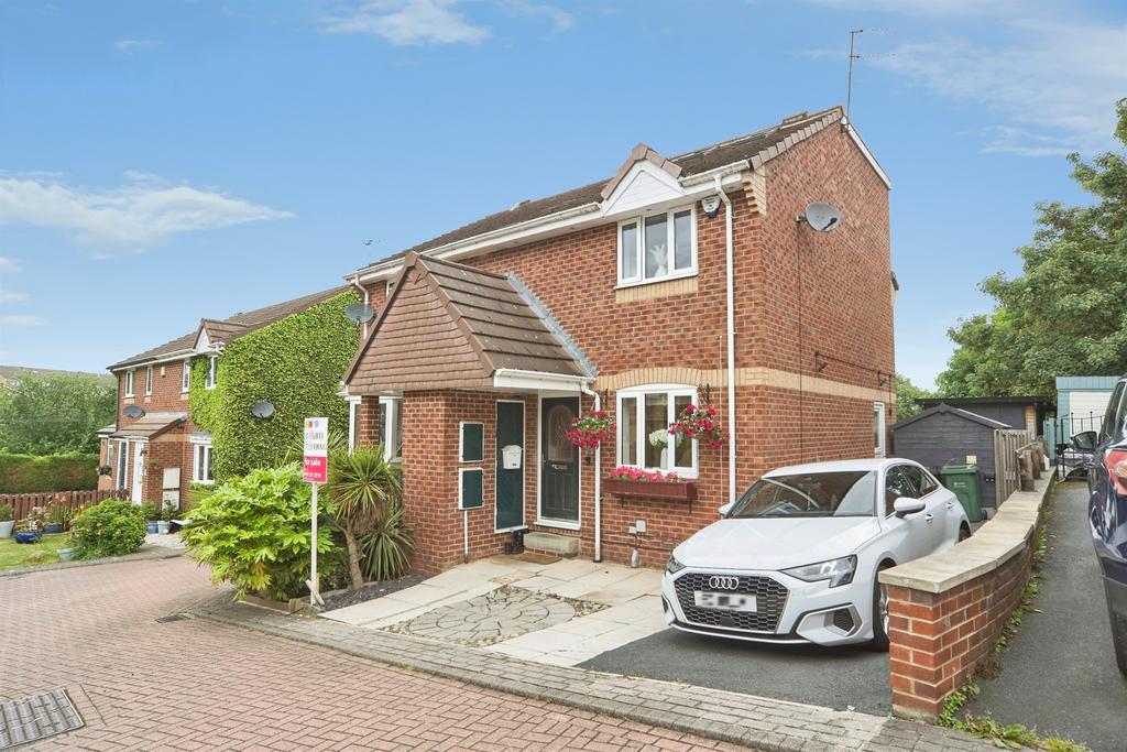 3 bedroom semi-detached house for sale