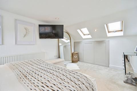 3 bedroom semi-detached house for sale, Fern Lea View, Stanningley, Pudsey