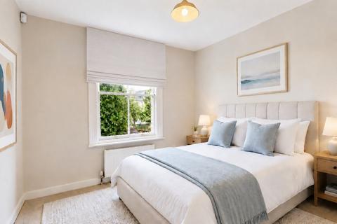 2 bedroom flat for sale, Dancer Road, Richmond