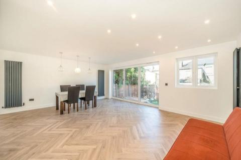 3 bedroom detached house for sale, Blythe Hill Lane