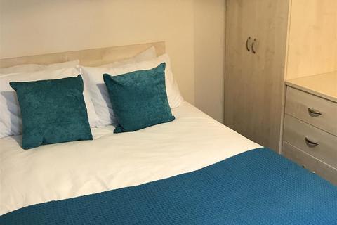 Studio to rent, Lady Lawson Street, Edinburgh EH3