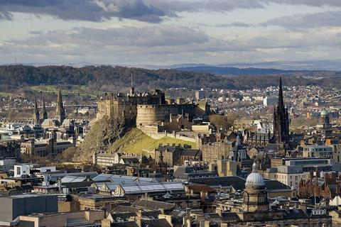 Studio to rent, Lady Lawson Street, Edinburgh EH3