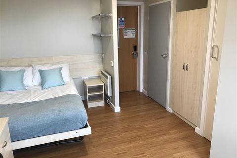 Studio to rent, Lady Lawson Street, Edinburgh EH3