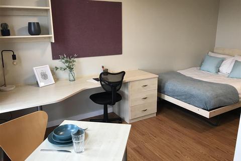Studio to rent, Lady Lawson Street, Edinburgh EH3