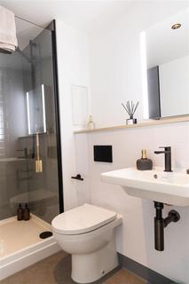 Studio to rent, John Street, Glasgow G1