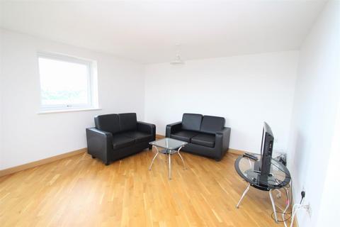 3 bedroom apartment to rent, The Penthouse, Keel Point, Ship Wharf, Colchester, CO2 8YS
