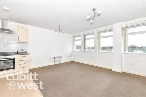 2 bedroom apartment to rent, Greywell Road Havant PO9