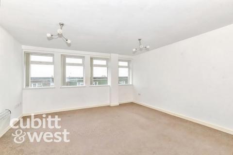 2 bedroom apartment to rent, Greywell Road Havant PO9
