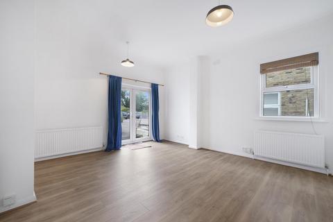 1 bedroom flat for sale, Wales Avenue, Carshalton