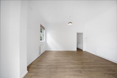 1 bedroom flat for sale, Wales Avenue, Carshalton