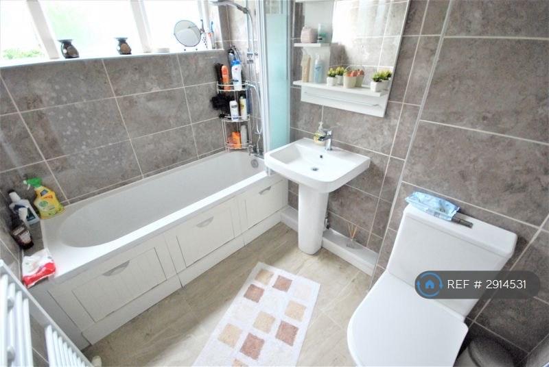 Cross Parade, Newcastle Upon Tyne, NE4 – pohled 2