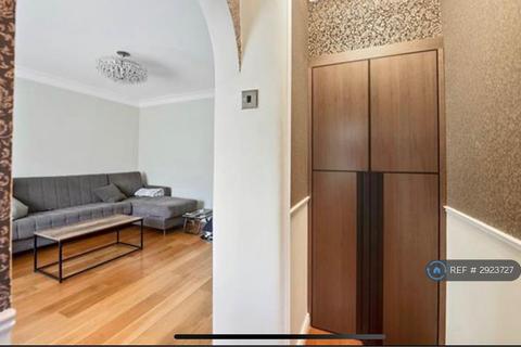 2 bedroom terraced house to rent, Cannington Road, Dagenham, RM9