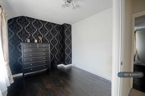 2 bedroom terraced house to rent, Cannington Road, Dagenham, RM9