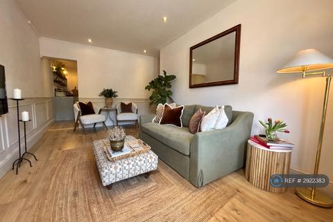2 bedroom flat to rent, Fleet Road, Fleet, GU51
