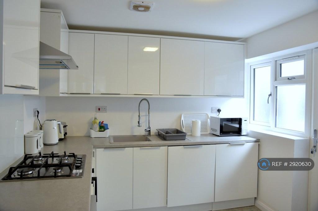 Lindrick Drive, Leicester, LE5 - View 2