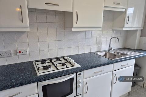 2 bedroom maisonette to rent, Northfleet Close, Maidstone, ME14