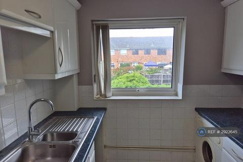 2 bedroom maisonette to rent, Northfleet Close, Maidstone, ME14