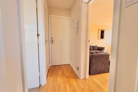 1 bedroom flat to rent, Castle Way, Southampton SO14