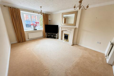4 bedroom detached house to rent, Sandleford Drive, Bedford MK42