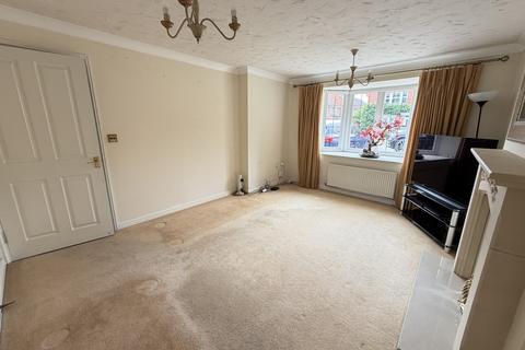 4 bedroom detached house to rent, Sandleford Drive, Bedford MK42