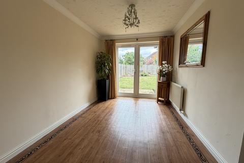 4 bedroom detached house to rent, Sandleford Drive, Bedford MK42