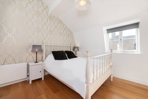 2 bedroom maisonette to rent, Cleveland Street, Fitzrovia, London, W1T
