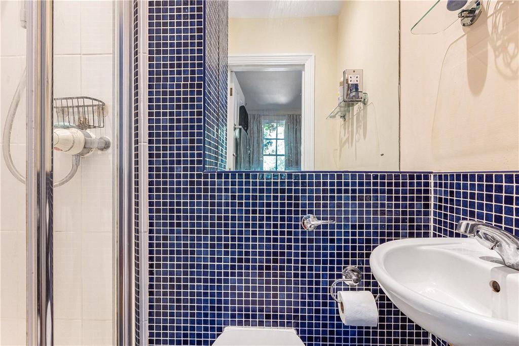 Walton Crescent, Oxford, Oxfordshire, OX1 - More