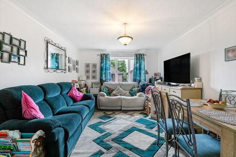 2 bedroom apartment for sale, The Doultons, Octavia Way, Staines-upon-Thames, Surrey, TW18