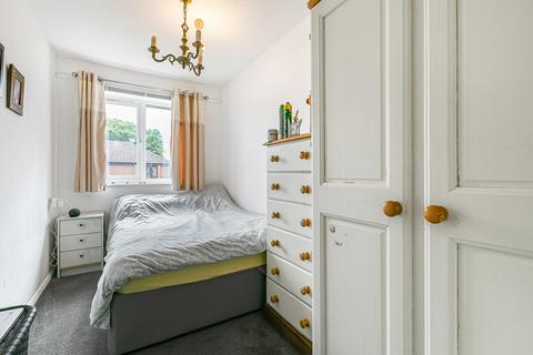 2 bedroom apartment for sale, The Doultons, Octavia Way, Staines-upon-Thames, Surrey, TW18