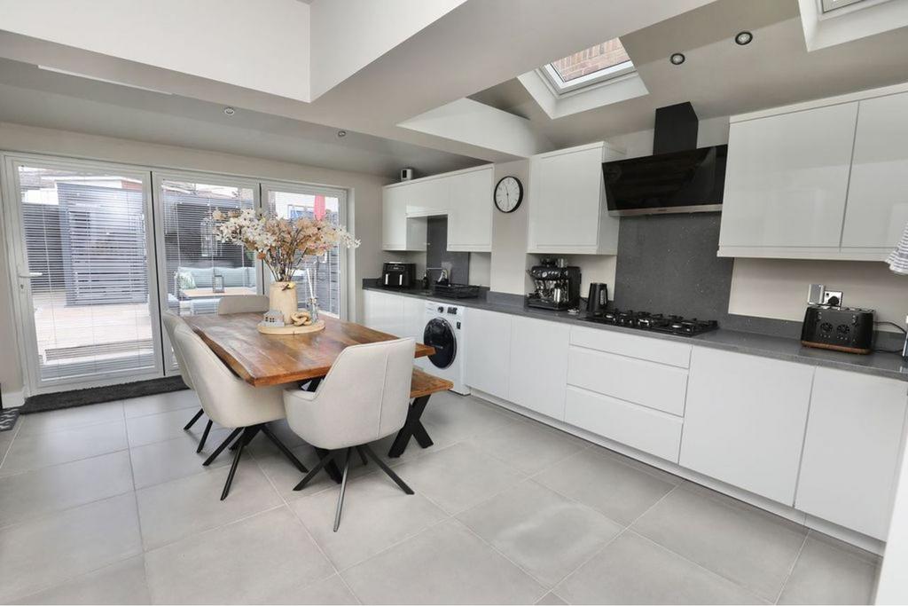 Fernhill Road, Bootle, L20 - More