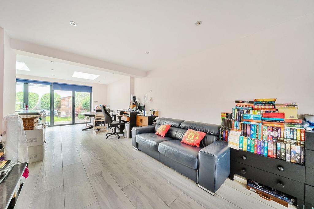 Through Lounge/Diner/Kitchen/Family Room