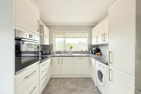 2 bedroom semi-detached bungalow for sale, Fenay Drive, Huddersfield HD8