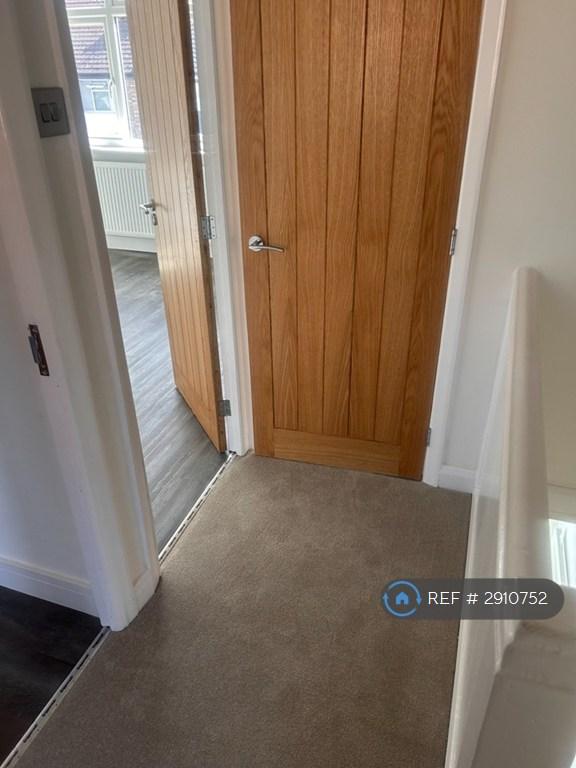 House in London - View 3