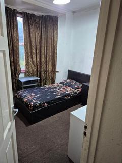 2 bedroom house share to rent, Lyndhurst Rd, Reading, RG30