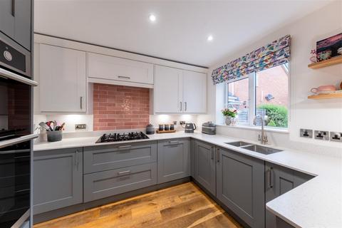 5 bedroom detached house for sale, Westfield Close, Winsford CW7