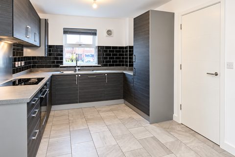 4 bedroom semi-detached house to rent, Pioneer Way, Kingswood, Hull