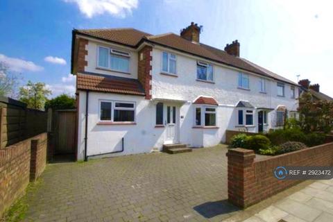 6 bedroom semi-detached house to rent, Carlisle Avenue, London, W3