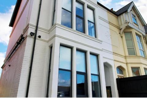 Apartment - Cowbridge Road West, Cardiff, CF5