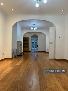 3 bedroom terraced house to rent, Southbourne Gardens, Ilford, IG1