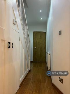 3 bedroom terraced house to rent, Southbourne Gardens, Ilford, IG1