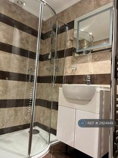 3 bedroom terraced house to rent, Southbourne Gardens, Ilford, IG1
