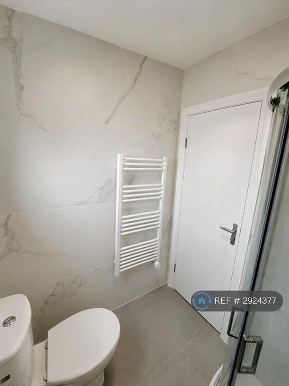 Apartment in Cambridge, Petersfield - View 3