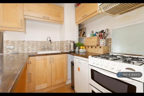 2 bedroom flat to rent, Rowan Walk, London, N19