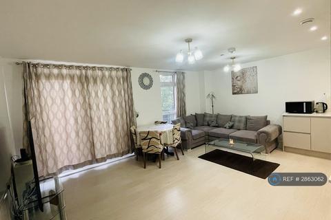 2 bedroom flat to rent, Wych Elm, Harlow, CM20